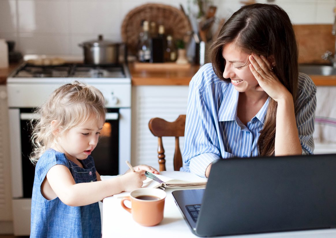 Mum working from home with reliable broadband